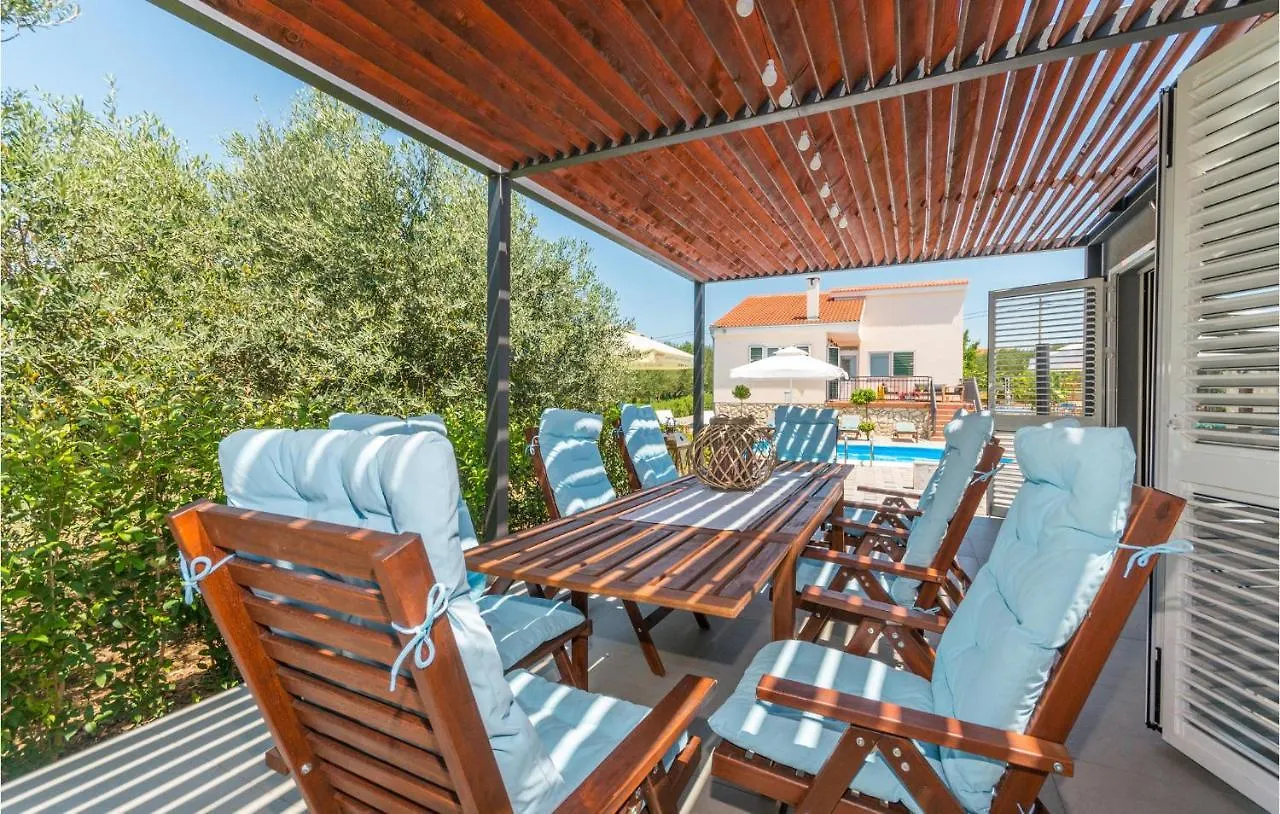 Beautiful home in Polaca w/ Outdoor swimming pool&4 Bedrooms 0*,