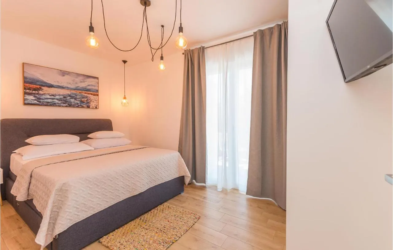 Beautiful home in Polaca w/ Outdoor swimming pool&4 Bedrooms Vakantiehuis