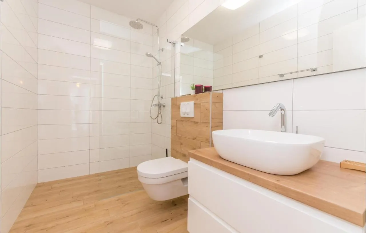 Vakantiehuis Beautiful home in Polaca w/ Outdoor swimming pool&4 Bedrooms