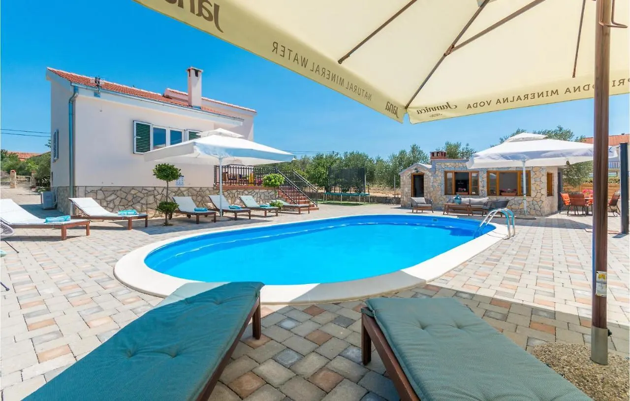 Beautiful home in Polaca w/ Outdoor swimming pool&4 Bedrooms Vakantiehuis