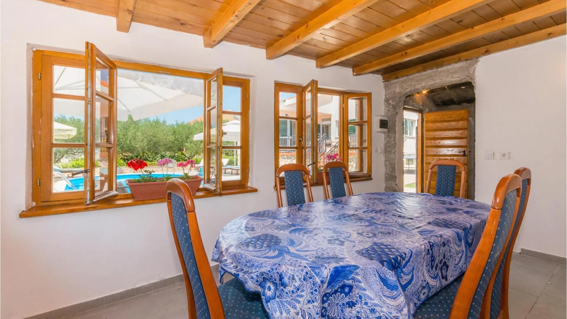 Beautiful home in Polaca w/ Outdoor swimming pool&4 Bedrooms Vakantiehuis