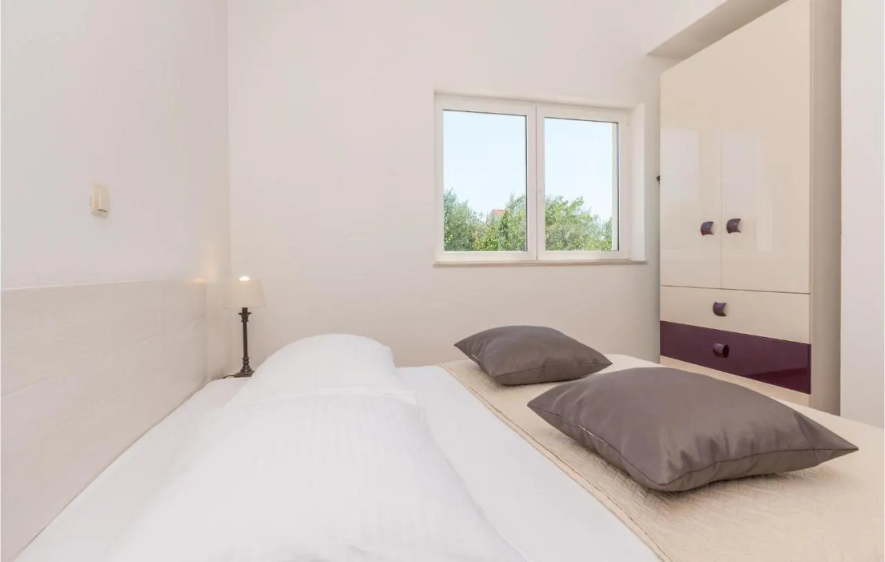 Ferienhaus 4 Bedroom Amazing Home In Polaca