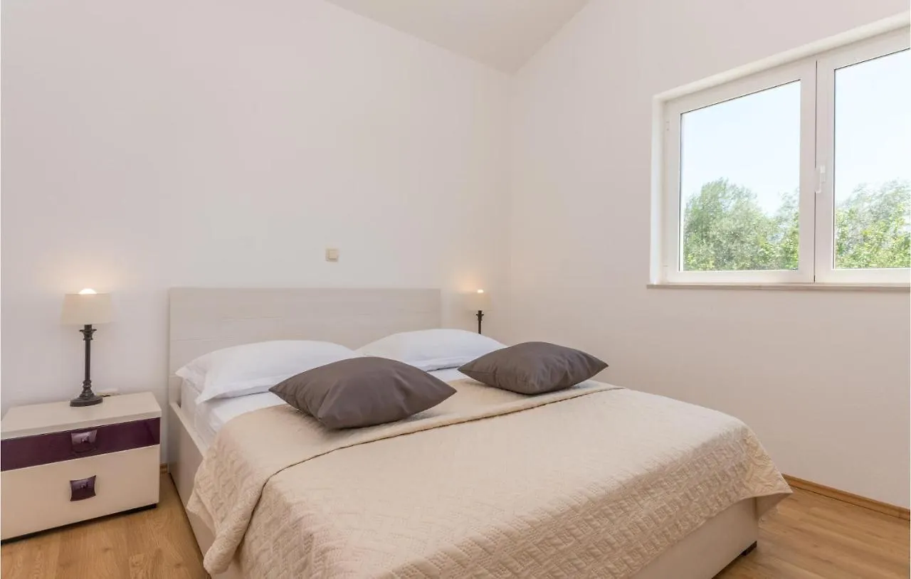 4 Bedroom Amazing Home In Polaca Kroatien