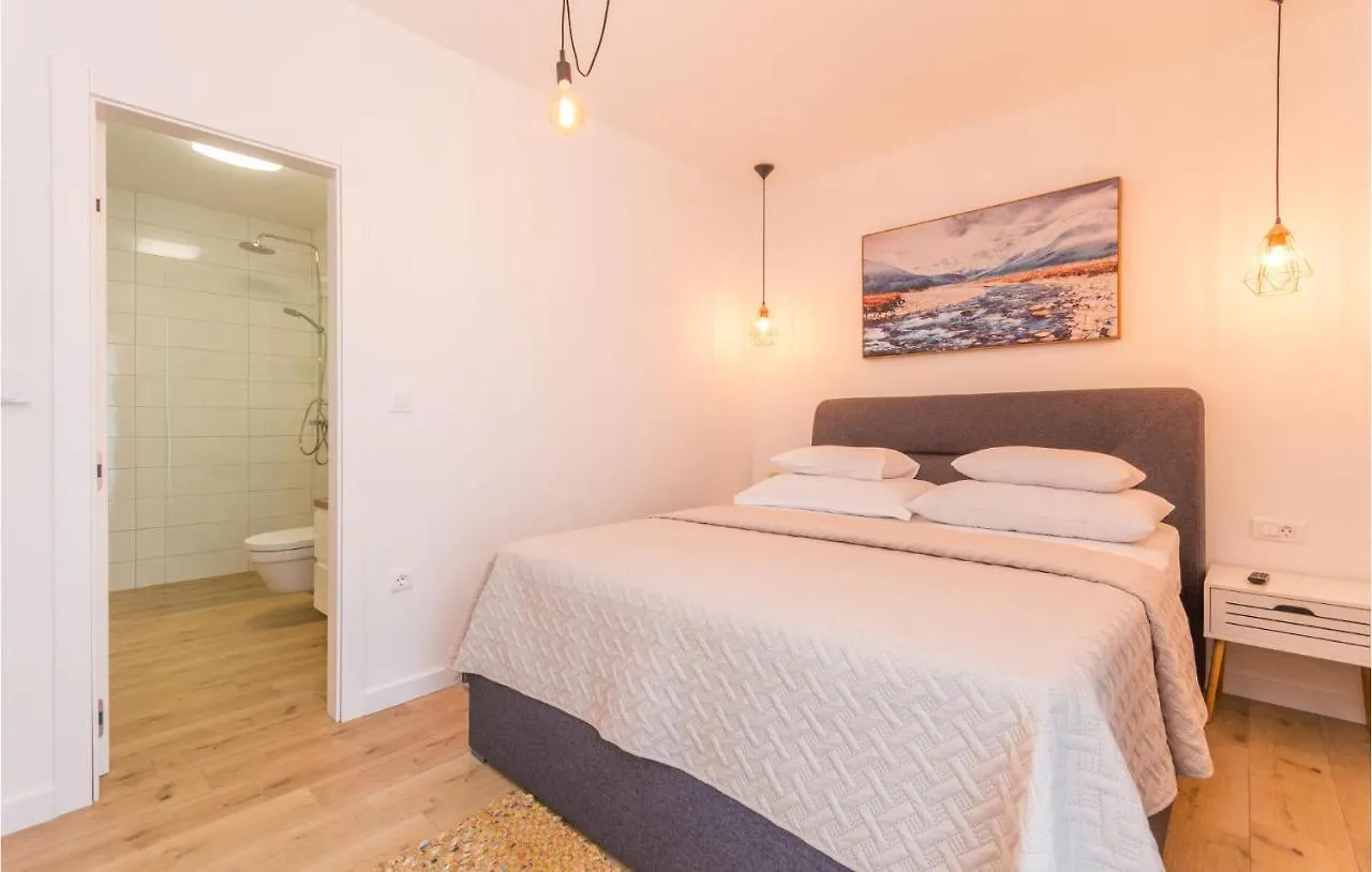 Ferienhaus 4 Bedroom Amazing Home In Polaca Kroatien