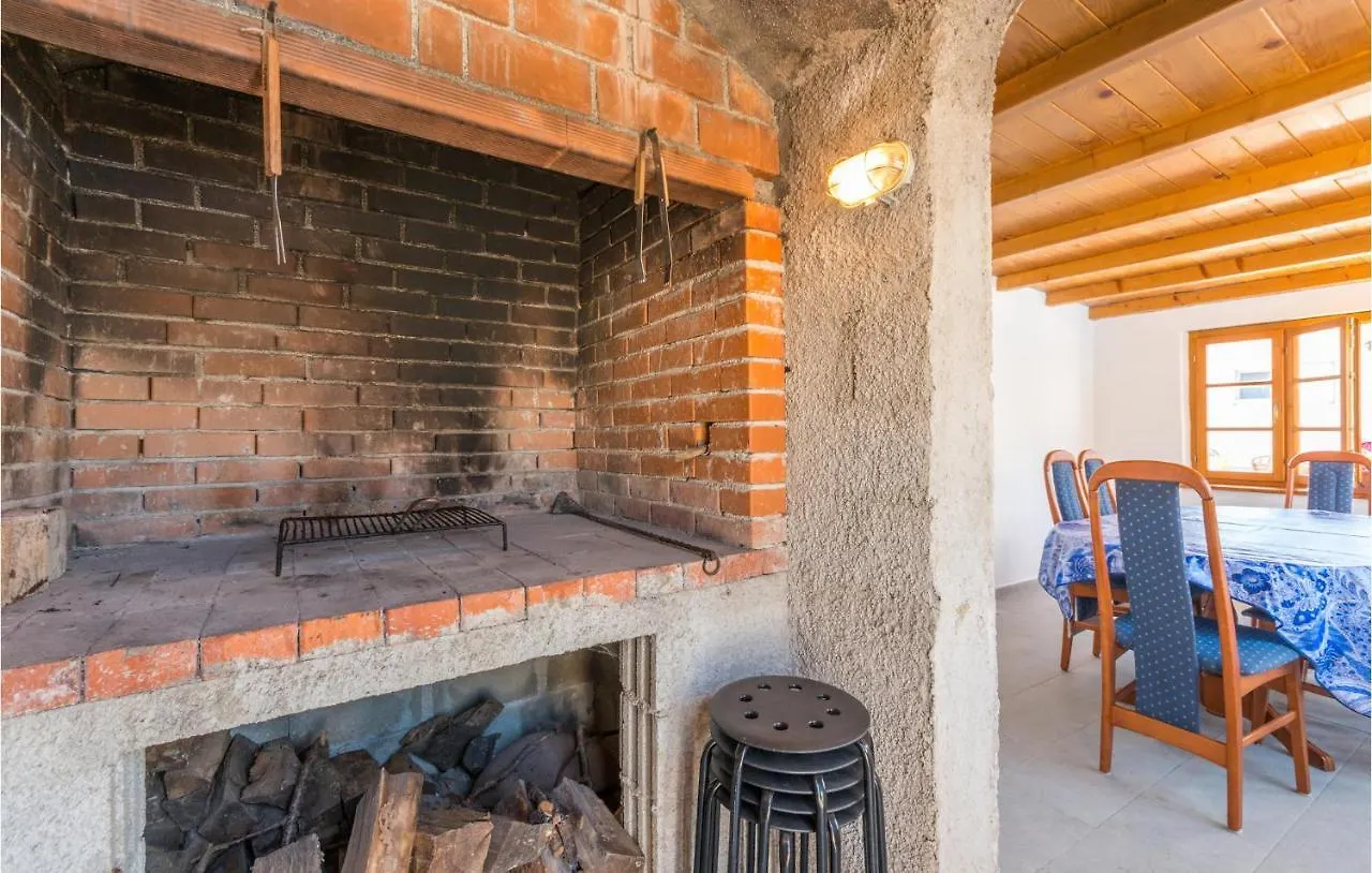 4 Bedroom Amazing Home In Polaca 0*,