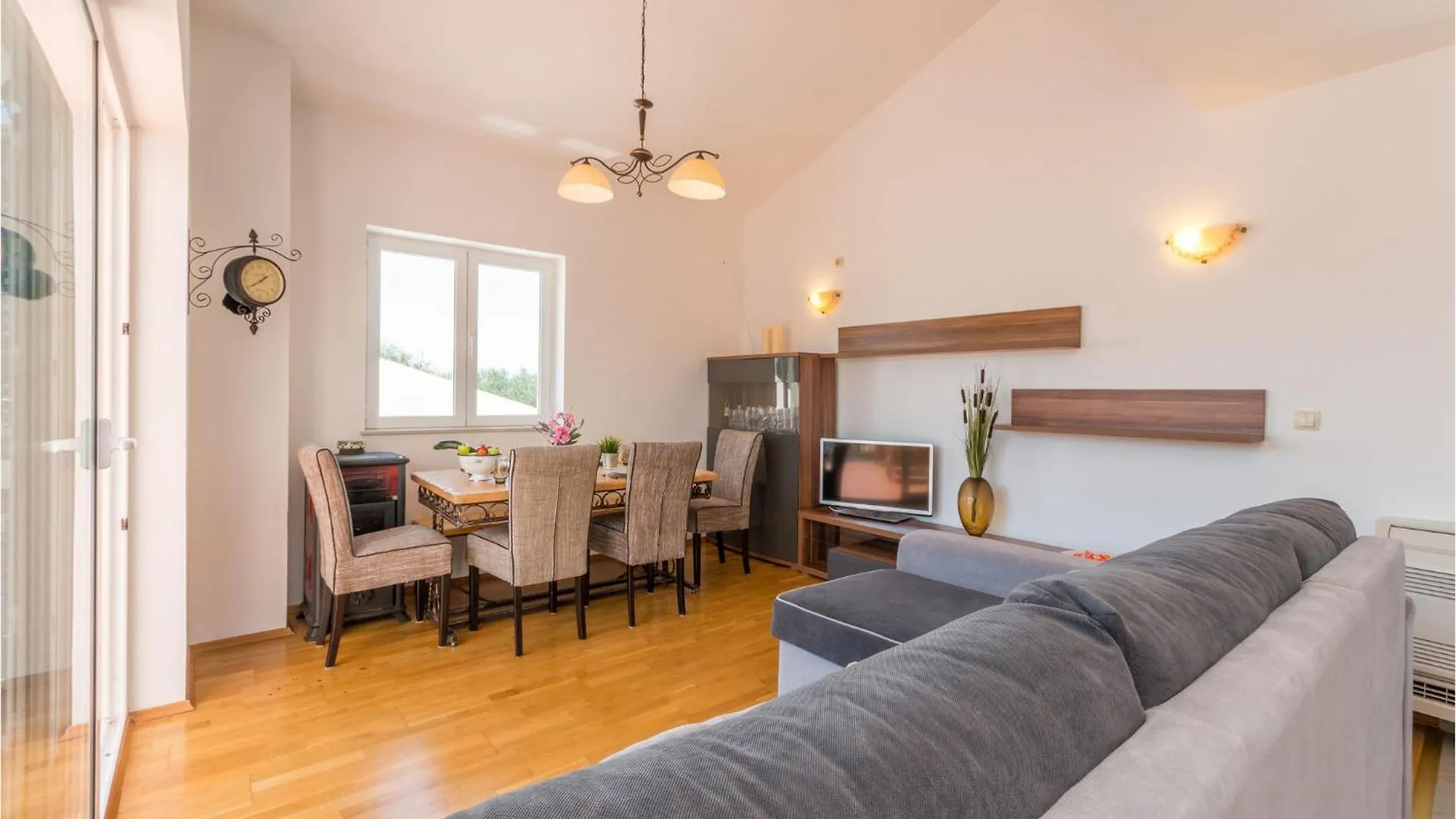 4 Bedroom Amazing Home In Polaca Kroatien